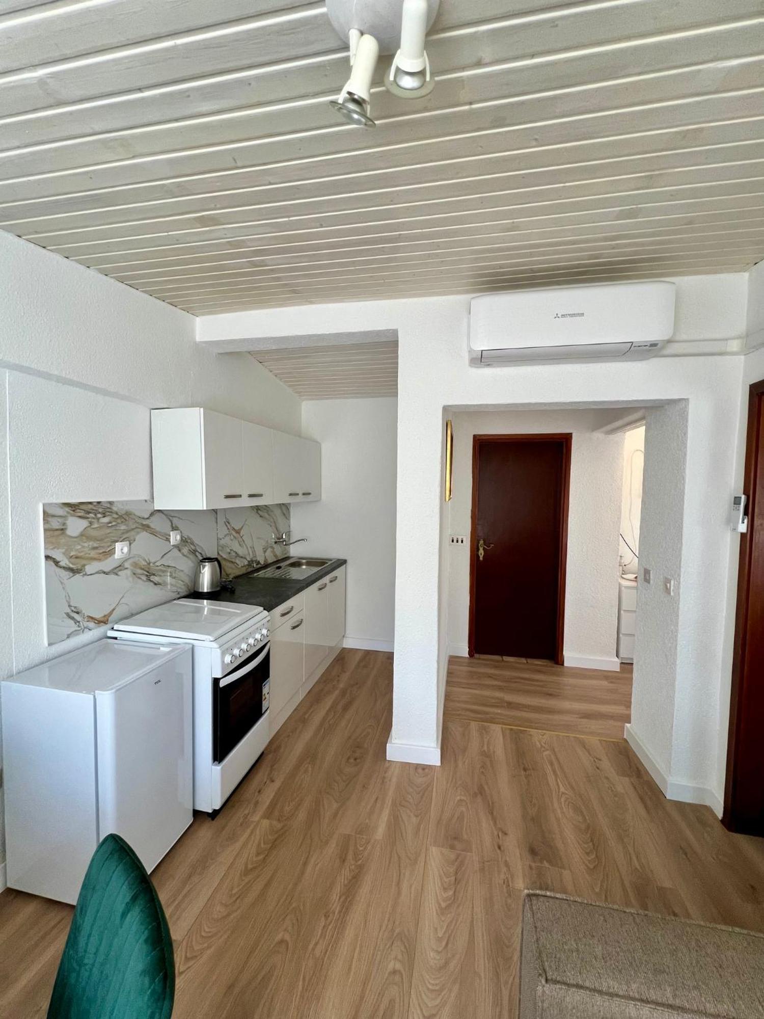 Apartment Jole Ražanj Extérieur photo
