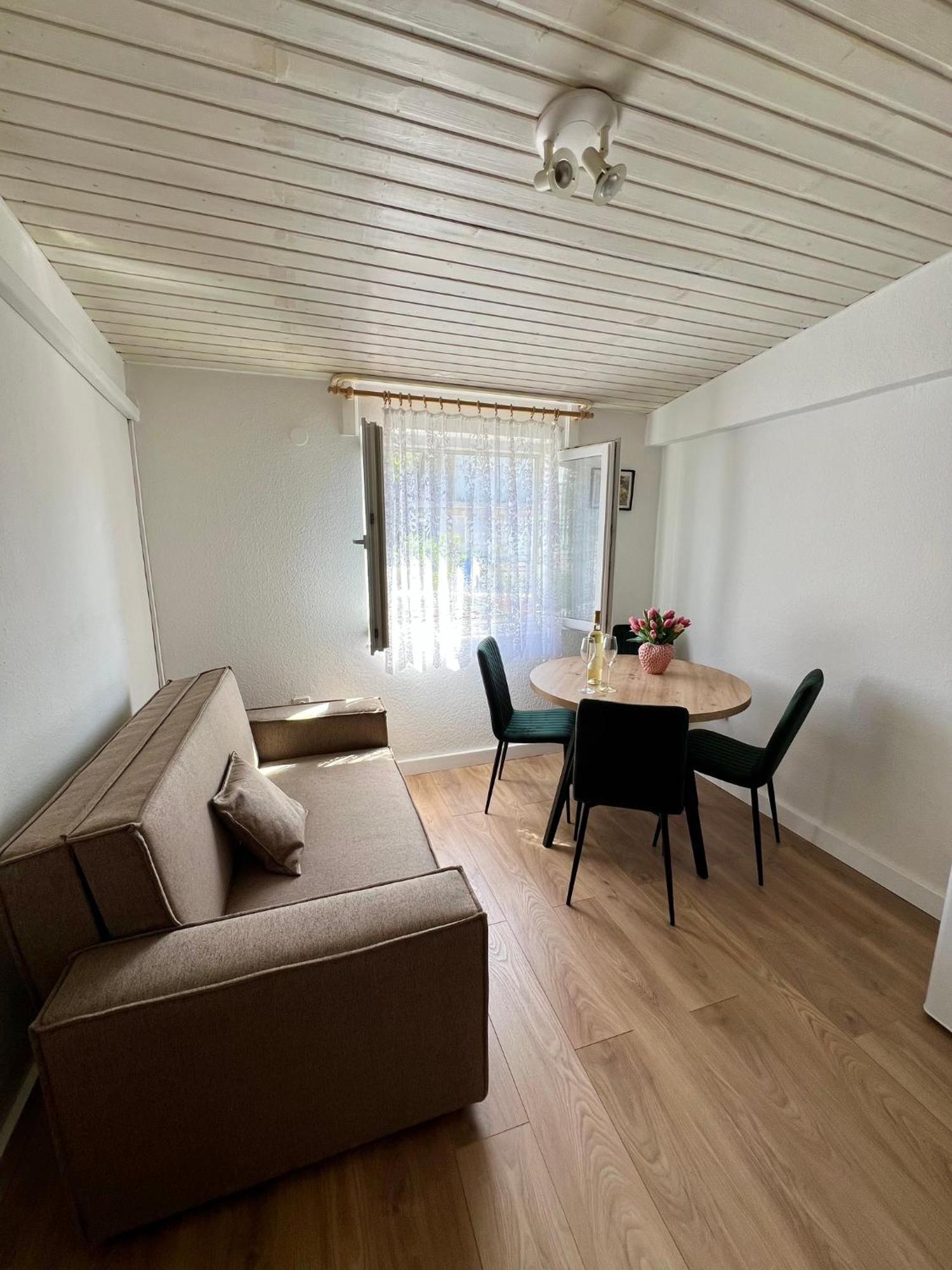 Apartment Jole Ražanj Extérieur photo